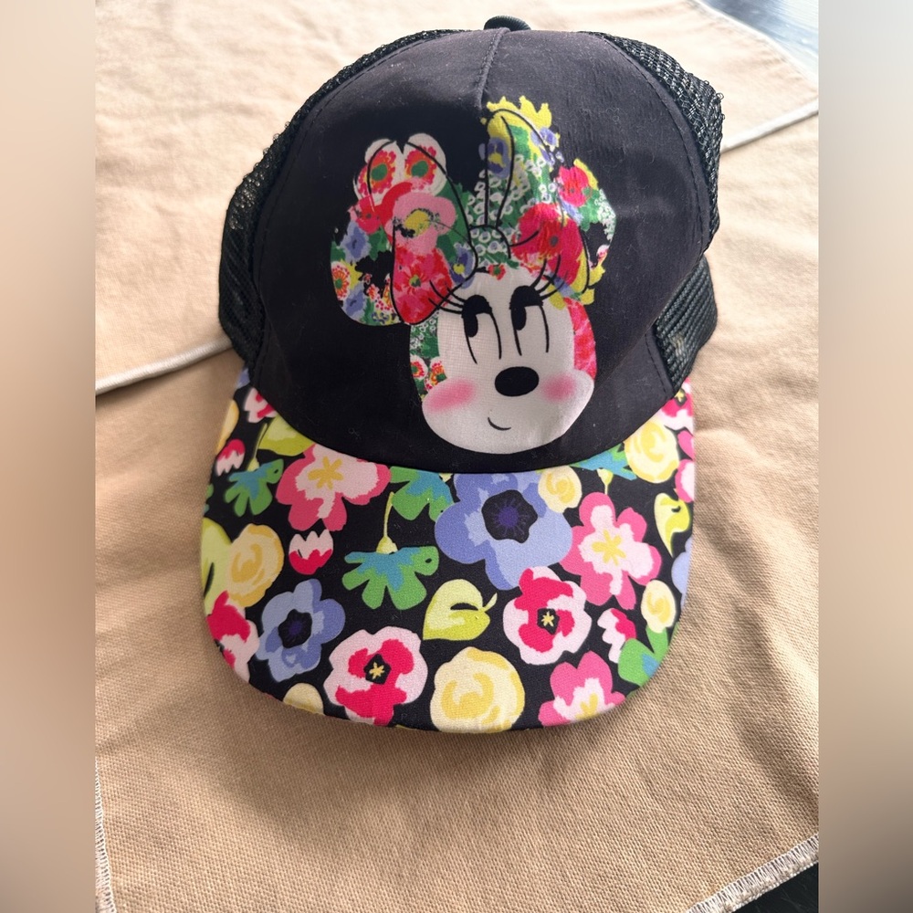🌸 🧢 Floral Minnie Mouse Trucker Hat – Retro & Freshly Washed! 🎀 🌸